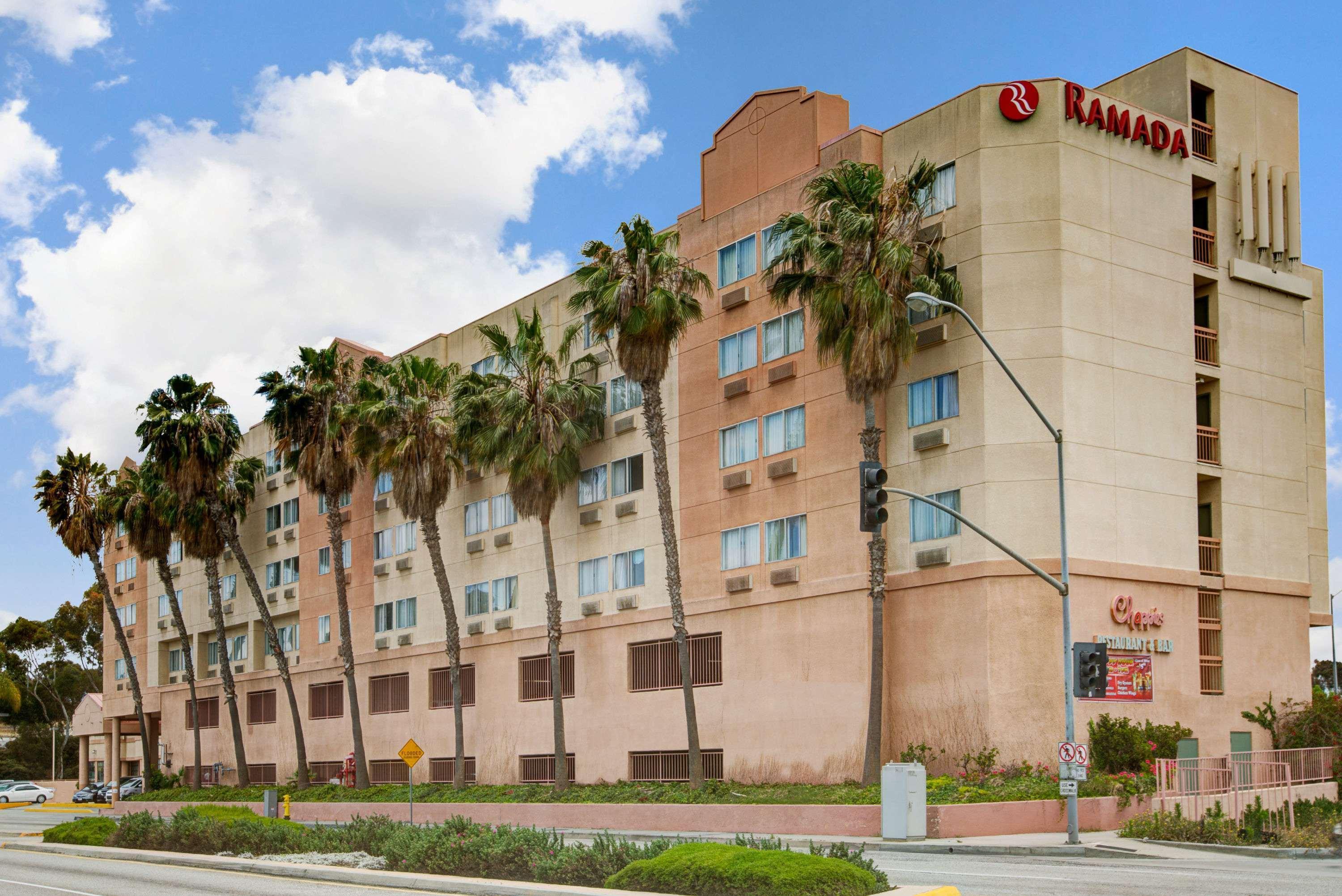 Hotel Ramada By Wyndham Hawthorne/Lax Esterno foto